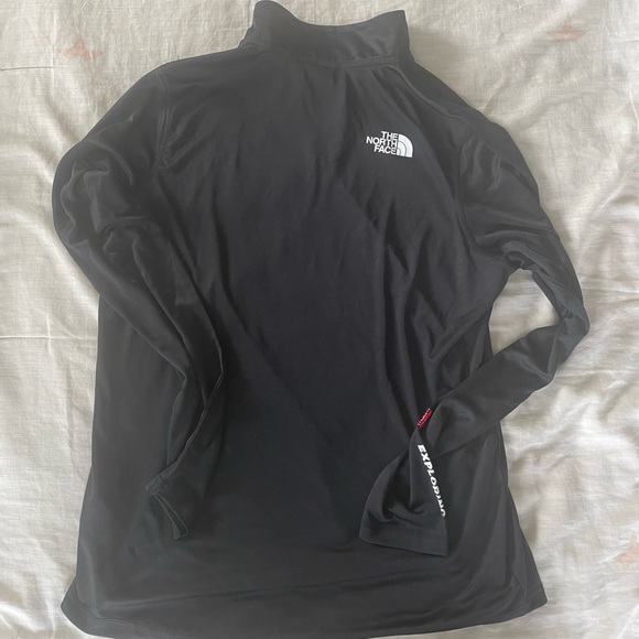 The North Face women’s 1/4 long sleeve - Picture 2 of 3